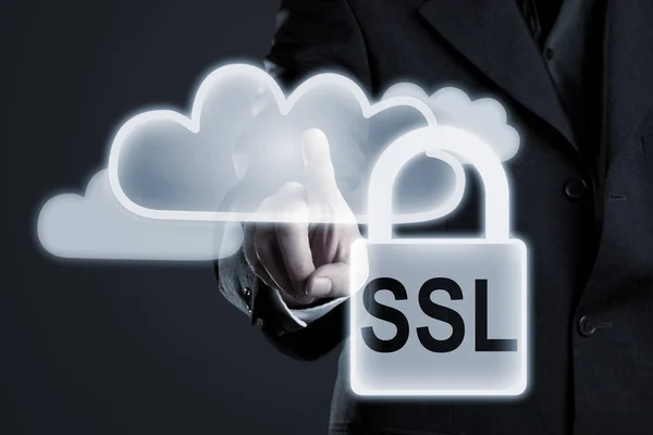 Empresario habilitando conexión segura ssl al servidor de red en la nube — Foto de Stock