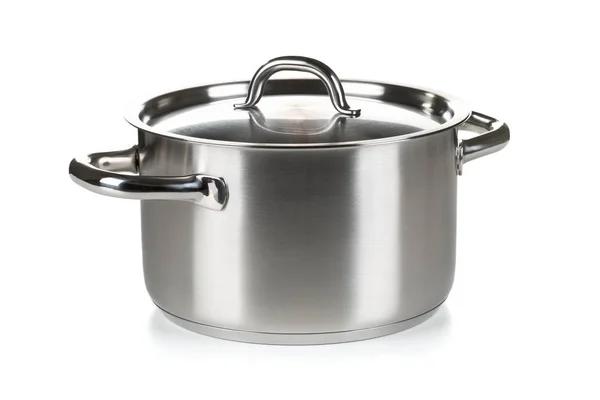 Pot de cuisson ouvert en acier inoxydable avec couvercle sur blanc — Photo