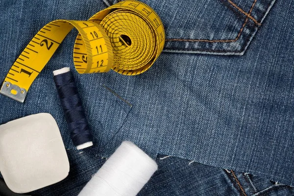 Μπλέ Παντελόνι Denim Βαμβακερό Tailor Tools Jeans Fashion Επιδιόρθωση Επισκευή — Φωτογραφία Αρχείου