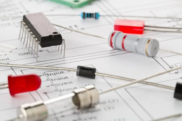 Macro Différentes Pièces Composants Électroniques Sur Fond Diagramme Câblage Pcb — Photo