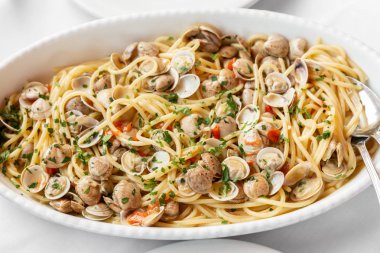 İstiridye, tipik bir Akdeniz tabak spagetti