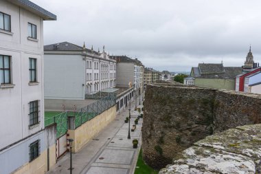 Roma duvarından Lugo şehrinin manzarası