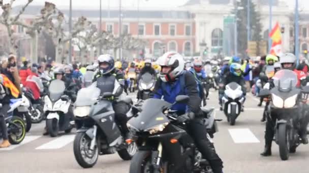 Valladolid Spanyol Januari 2020 Pertemuan Sepeda Motor Dengan Penguin — Stok Video