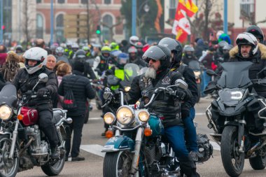 Valladolid, İspanya - 11 Ocak 2020: penguenlerle tanışmak için motosiklet geçidi