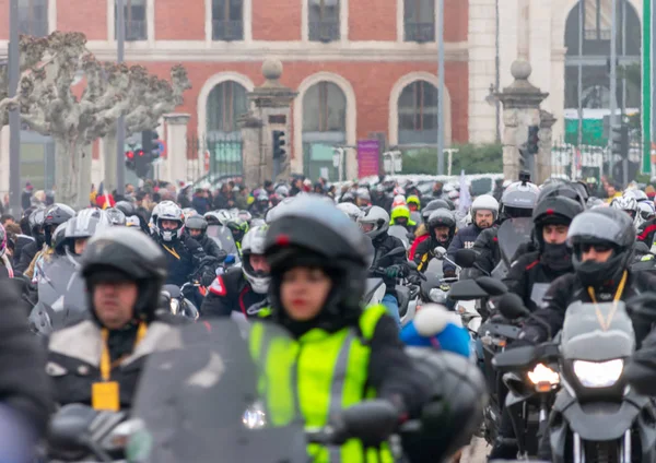 Valladolid, Spain - January 11, 2020: motorcycle parade in meeting penguins — Stock Photo, Image