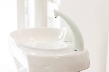Tıbbi klinikteki dişçi aletlerinin ayrıntıları