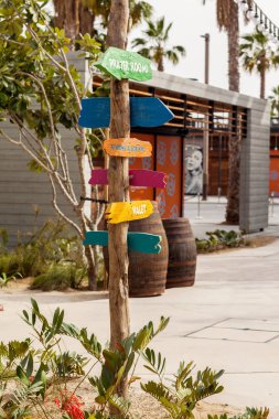 Dubai, Uae, Nisan 2018 La Mer bir halk plajı.