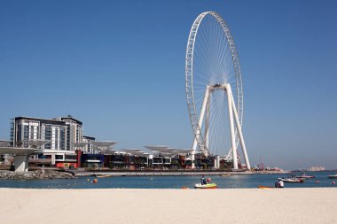 Dubai, Uae, Nisan 2019 Bluewater Adası ve Dubai Göz Dönme Dolabı manzarası.