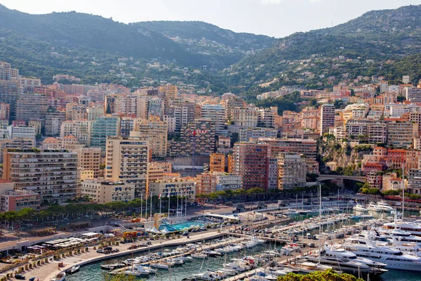 Veduta degli edifici di Monaco dalla montagna — Foto Stock