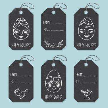 Etiketler el çekilmiş aile portre üstünde Paskalya yortusu yumurta