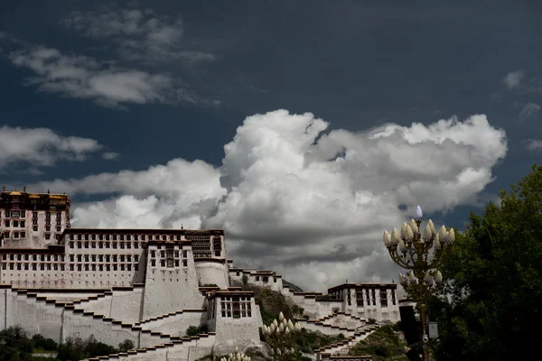 Potala-paleis. Dalai lama plaats. Lhasa, Tibet — Stockfoto