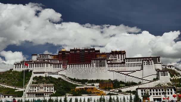 Potala-paleis. Dalai lama plaats. Tibetaans boeddhisme Lhasa, Tibet — Stockvideo