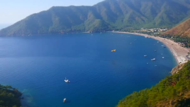 Yoga a costa del mar y montaña Turquía — Vídeo de stock