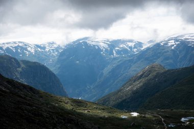 Norveç - temiz su ideal fiyort yansıması