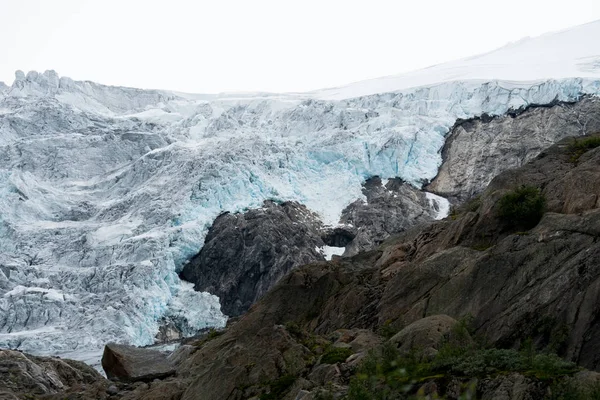 Geleira azul à frente. Geleira Buer, Noruega . — Fotografia de Stock