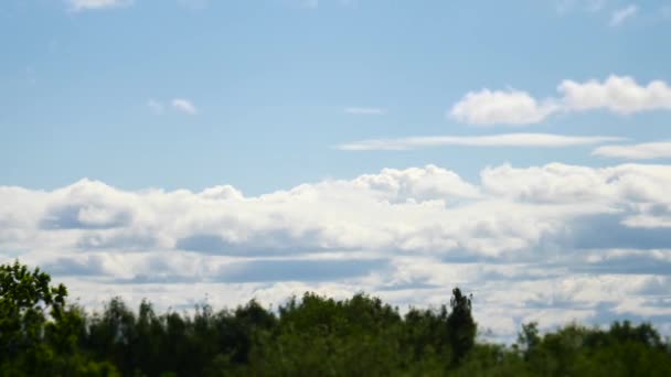 Čas zanikla Sky a pohybující mraky moc Lotyšsko 4k — Stock video