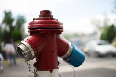 Kırmızı yangın hidrant sokak Budapeşte, Macaristan