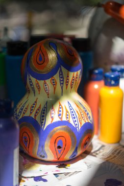 Antalya, Türkiye - 25 Haziran 2017: Oryantal Türk lambalar kabak el yapımı