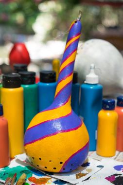 Antalya, Türkiye - 25 Haziran 2017: Oryantal Türk lambalar kabak el yapımı