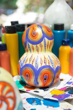 Antalya, Türkiye - 25 Haziran 2017: Oryantal Türk lambalar kabak el yapımı