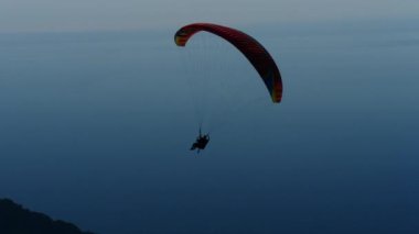 Yamaç paraşütü tandem, Antalya, Türkiye - 25 Haziran 2017
