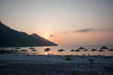 Sunrise siluet sahilde Türkiye