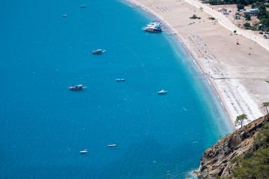 Parlak mavi deniz laguna arka plan Türkiye