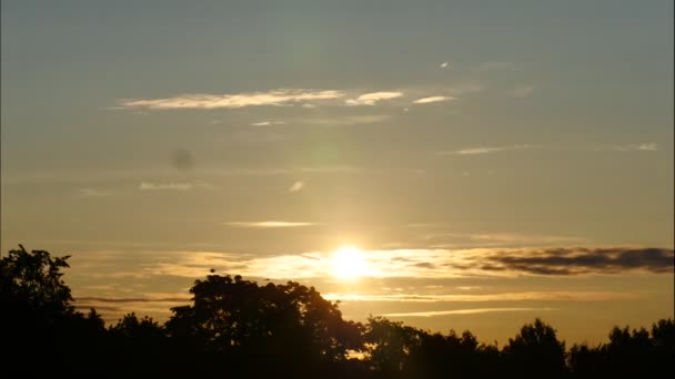 Sunrise Time Lapse himmel och rörliga moln Lettland 4k — Stockvideo