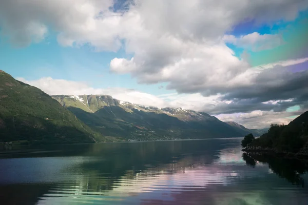 Вид на самый узкий фьорд в Норвегии — стоковое фото