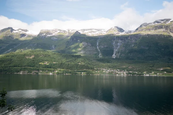 Der Blick auf den schmalsten Fjord Norwegens — Stockfoto