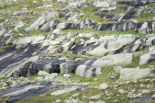 Felsen und Steine im norwegischen Fjord — Stockfoto