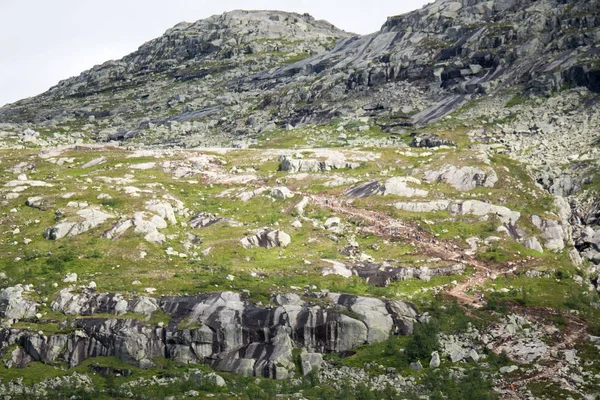 Felsen und Steine im norwegischen Fjord — Stockfoto