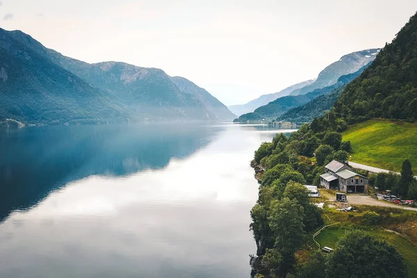 Fiyort ve su görünümünden dron Norveç'te