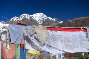 Himalaya dağlarında dua bayrağı, Annapurna bölgesi, Nepal