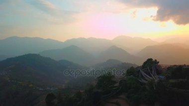 Himalaya Dağları, Nepal vadide yukarıda günbatımı