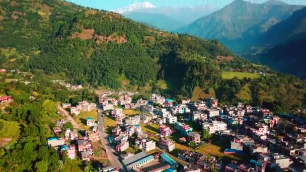 Himalaya dağ Besisahar, Nepal - 19 Ekim 2017 — Stok video