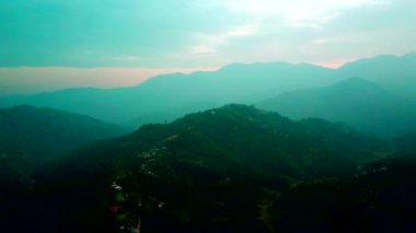 Himalaya Dağları, Nepal vadide yukarıda günbatımı