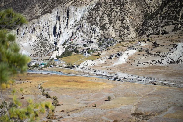 Vallei in de bergen van de Himalaya, Nepal — Stockfoto
