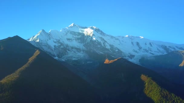 Napkelte fölött a csúcs a Himalája körét, Nepál — Stock videók