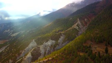 Sunrise Himalaya aralığı, Nepal'in yukarıda