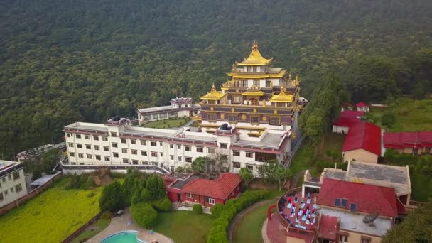 Tibetansk kloster, Kathmandudalen, Nepal - 17 oktober 2017 — Stockvideo