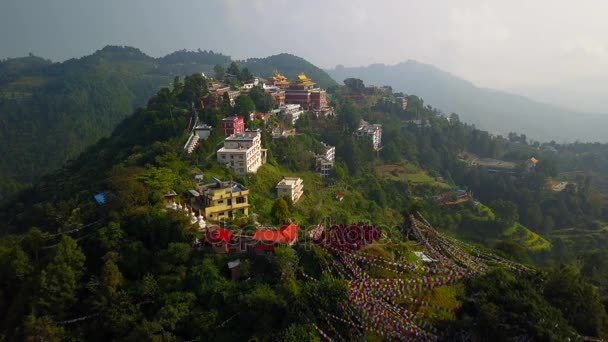 Monges tibetanos perto do Mosteiro, vale de Katmandu, Nepal - 17 de outubro de 2017 — Vídeo de Stock