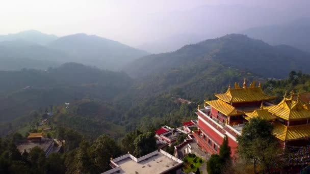Tibeti szerzetesek közelében kolostor, Katmandu-völgy, Nepál - 2017. október 17. — Stock videók