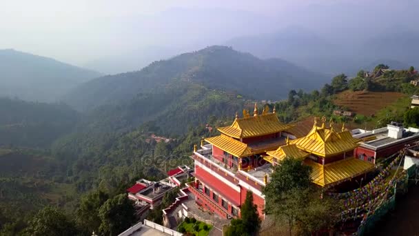 Monges tibetanos perto do Mosteiro, vale de Katmandu, Nepal - 17 de outubro de 2017 — Vídeo de Stock