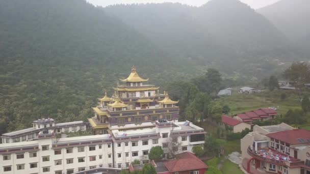 Boeddhistisch klooster, de vallei van Kathmandu, Nepal - 16 oktober 2017 — Stockvideo