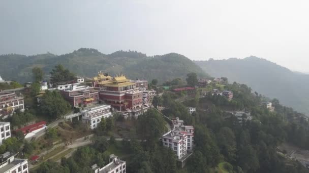 Tibet rahipleri manastır Vadisi Katmandu, Nepal - 17 Ekim 2017 yakınındaki — Stok video