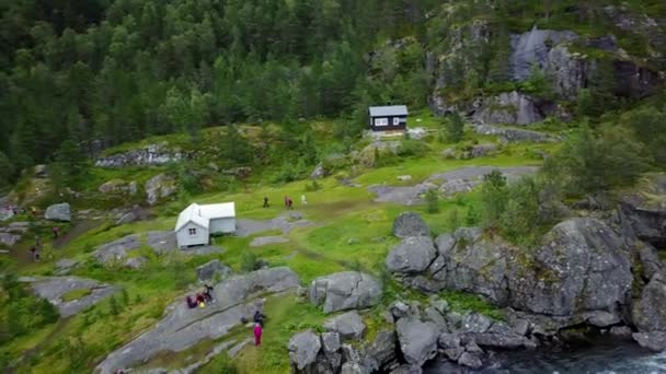 Vista al fiordo y el agua desde el dron al aire Noruega — Vídeos de Stock