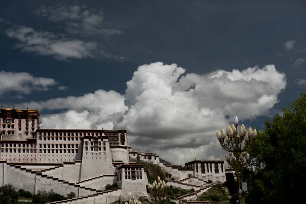 Pałac Potala upływ czasu. Dalajlama miejsce. Lhasie, w Tybecie — Zdjęcie stockowe