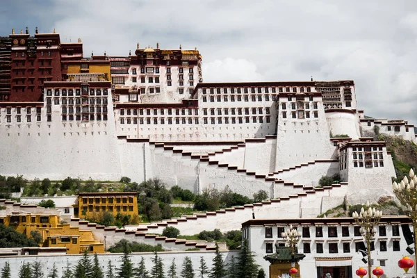 Potala paleis time-lapse. Dalai lama plaats. Lhasa, Tibet — Stockfoto