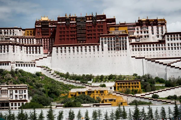 Potala palota idő telik el. Dalai Láma hely. Lhásza, Tibet — Stock Fotó